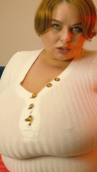 Beyaz bluzlu tiddies