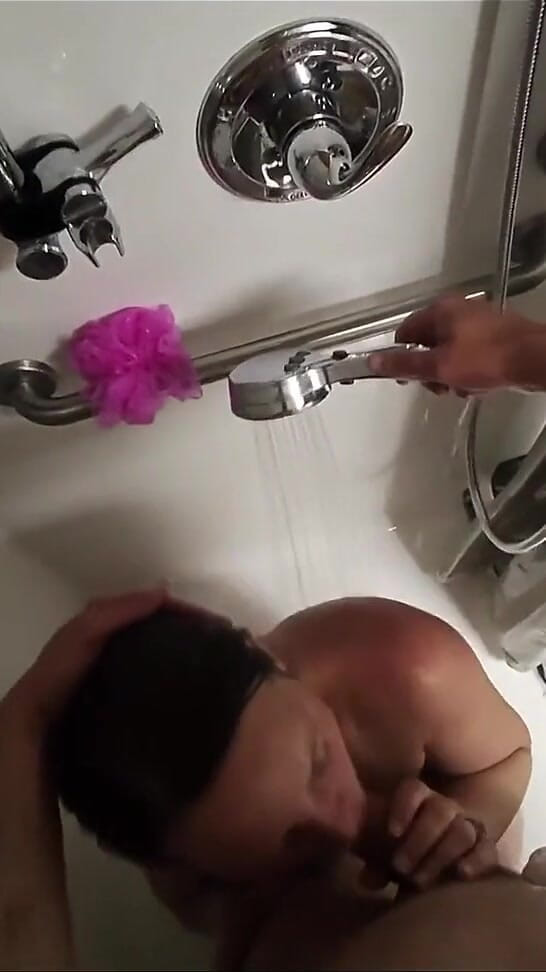 Mya Lane: POV öffentliche dusche blowjob hinter den kulissen mit heißer ehefrau