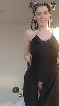 Natürlicher körper, behaarte achselhöhlen, behaarte muschi, behaarte muschi, große schamlippen, schöne möpse, geile MILF Ginnagg