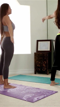 Dos perras de yoga aman lamer el manguito