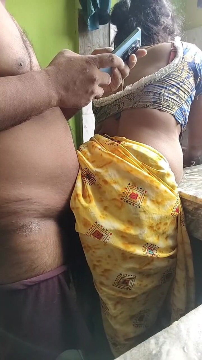 FULLMJEDETI: Tante seksi india digosok pantatnya waktu lagi bersenang-senang