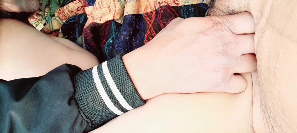 Renudbf: Гарячий секс сільської дівчини на відкритому повітрі в гірчиці