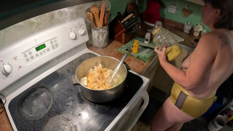 Homesteadmama: Cheryl Memasak Tofu Scramble