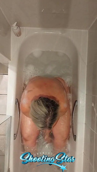 Vola sul bagno a parete