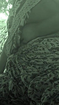 Indická manželka v domácnosti má prsa, oudoor sex