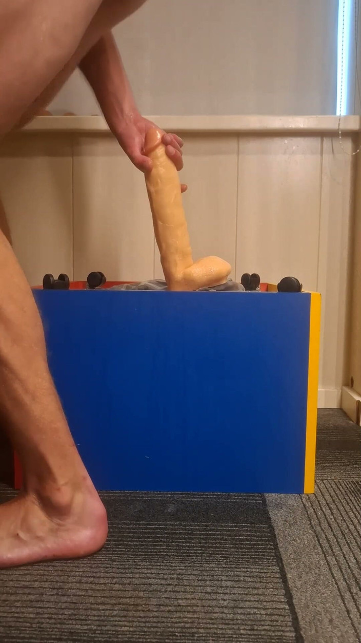 NoFace Twink X: Hot Twink Riding Xl 30cm Dildo 6cm Diameter Deep Anal Stretch
