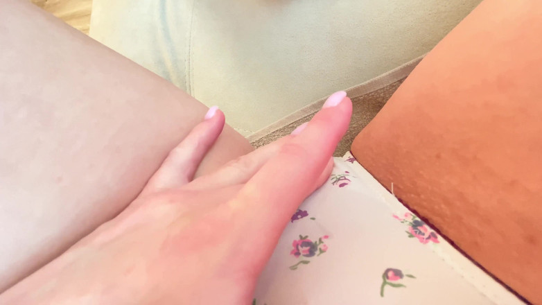 ArinaMills: Culotte super mouillée et sons ASRM - ma chatte sait comment...