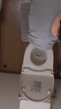 J’ai fini par me faufiler dans une soirée maison pour filles uniquement. - B