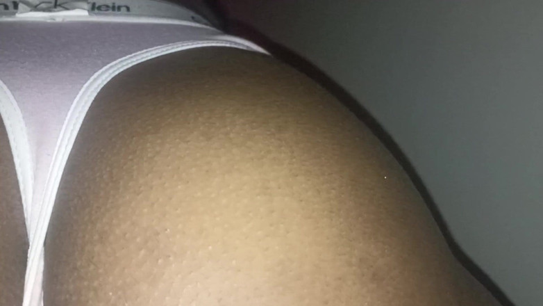 Dorelviss: 대학에서 온 배다른 여동생은 동급생들이 어떻게 구강 성교를 했는지 말해주기 위해 와서 이해하라고 그녀와 함께 반복하라고 말합니다.