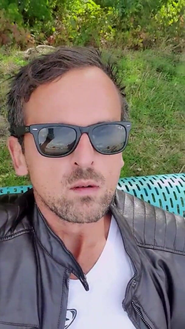 Slutboyben: 本 cam4 在巡航区公开暴露