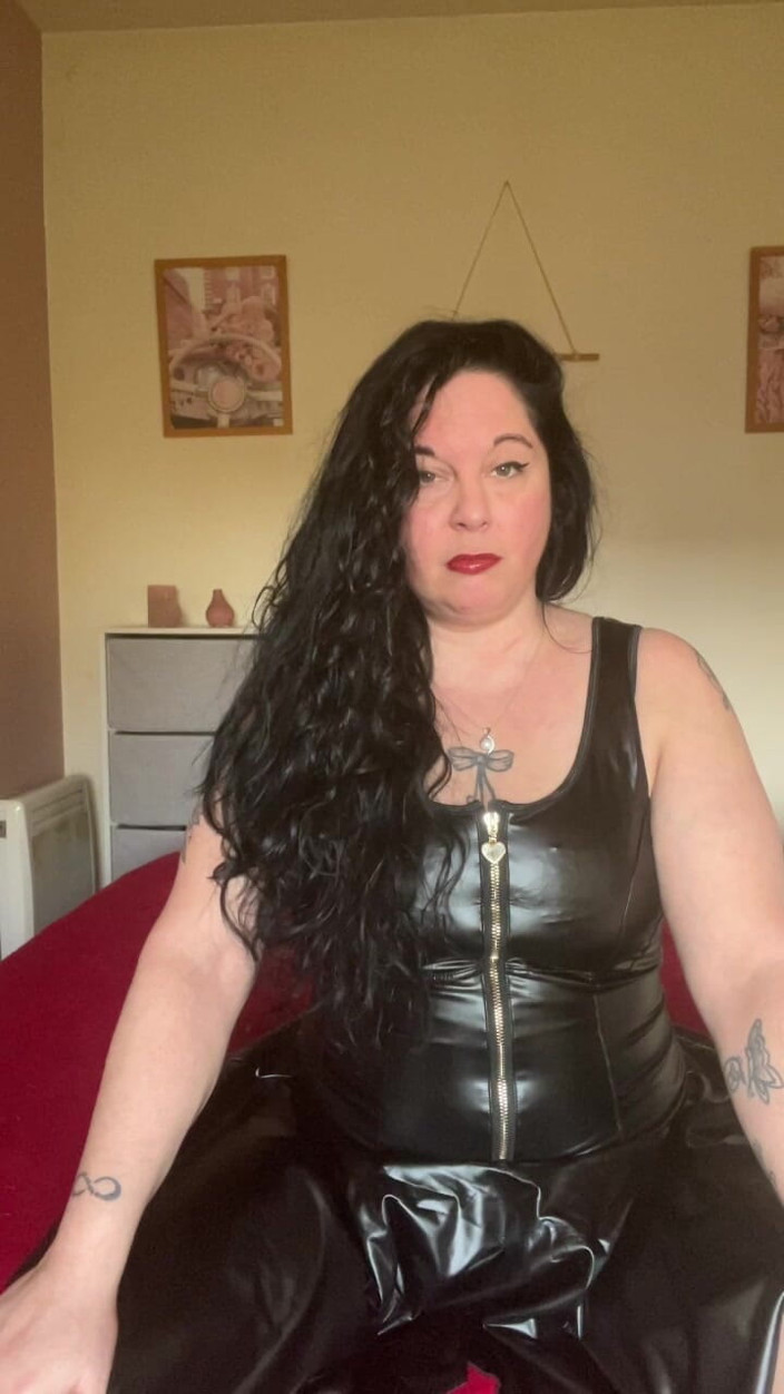 Maitresse Clara: Niciodată nu vei fi suficient de bun pentru mine