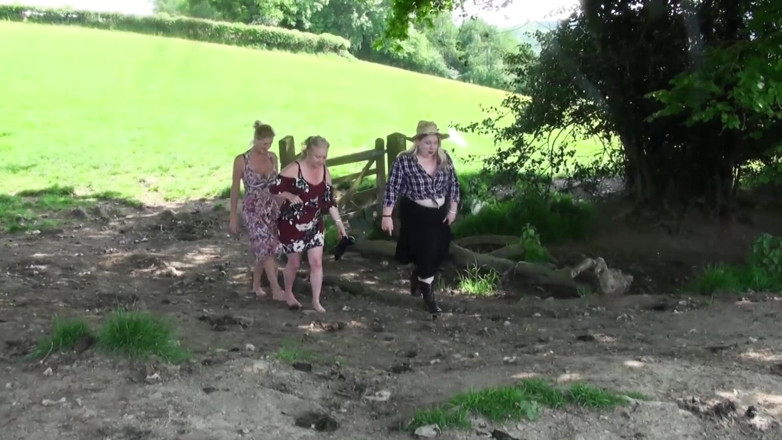 Dirty Doctors Clips - Mature British Lesbians: Vymýšleno farmářky Seleny