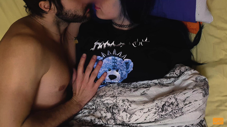 Unlimited Orgasm: Bardzo Gorące Pocałunki I Lizanie Cycków Dla Małej Nastolatki Z...