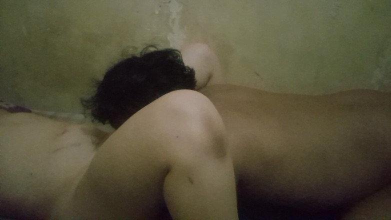 Angelina Pop: Лизать киску бойфренда до сквирта