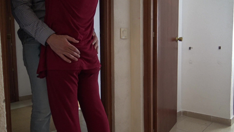 Stepmom Susan: 아마존 배달원에게 섹시한 입에 사정하는 바람난 마누라