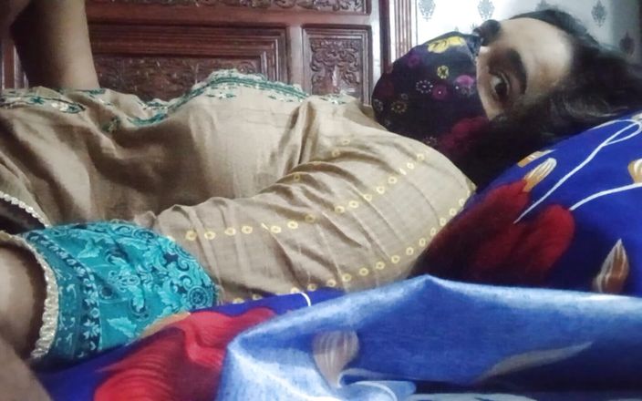 House 3: Une fille canon et très sexy se fait sodomiser et...