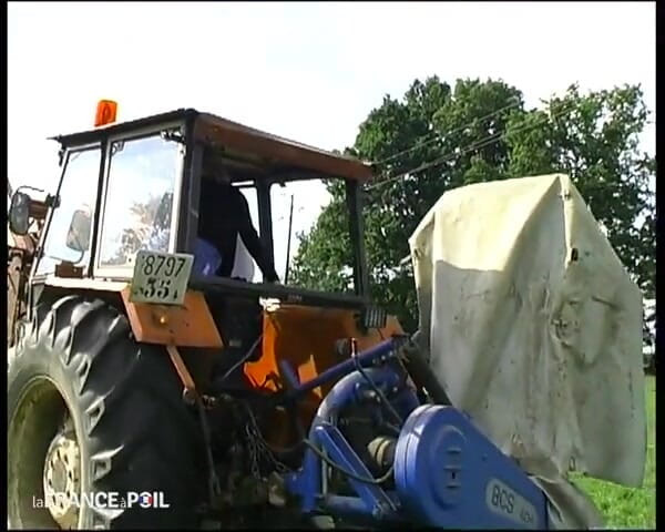 La France a Poil: There's no better way to flirt than a tractor!