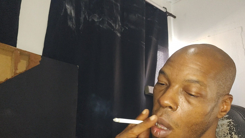 PABLO N3GROBAR: Kolumbianischer Haarschnitt x titten-n-arsch