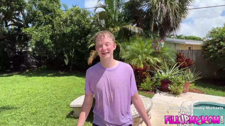 Fill Up My Stepmom: Bts Travieso Con Mi Hijastro