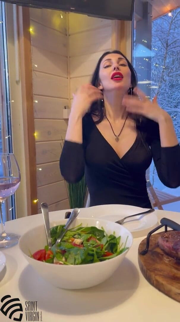 LizaVirgin: Convidei minha madrasta para um restaurante e fui recompensada com...