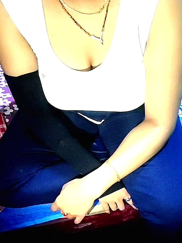 Neha_Noonu: มือสมัครเล่น Desi แปลกใหม่บีบและเล่นนิ้วเปียกโชว์ไม่ตัดเต็ม