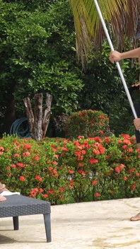 Kaslı Pisinero, Kocaman Penisli açık Havuzda Beni Seviyor