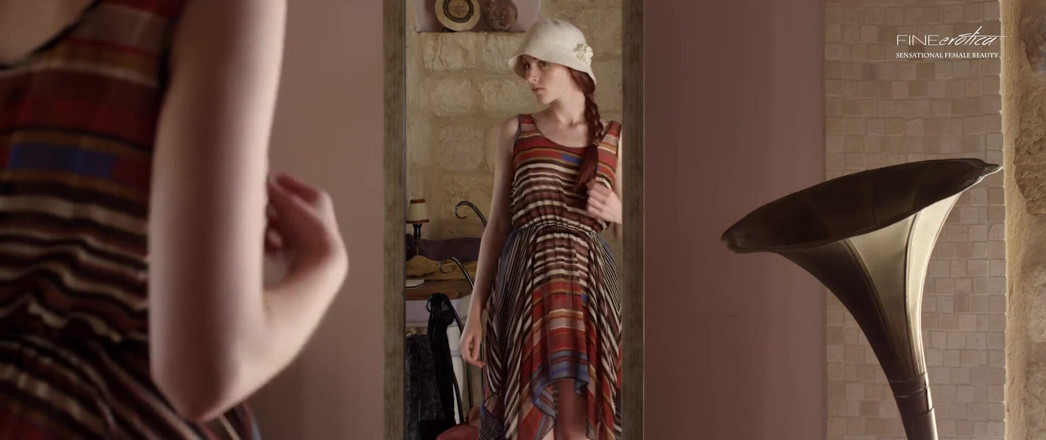 Fine Erotica: Topi itu!