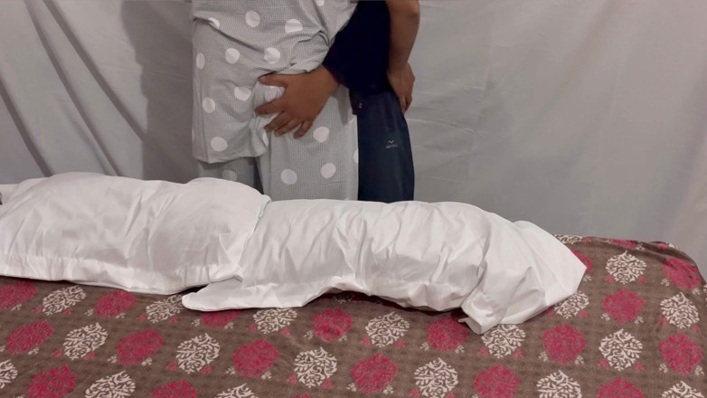 ADITI: Chica india culona haciendo el amor