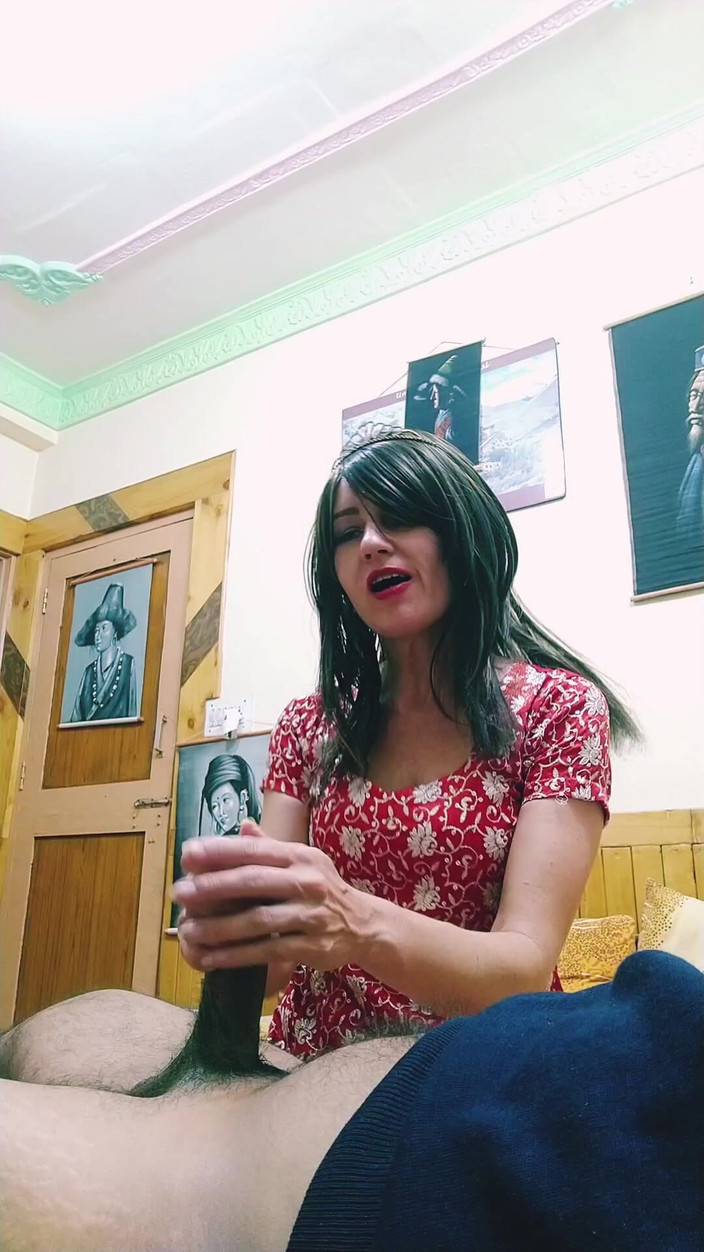 Bolly Karma: Super dziwka sex oralny przez macochę