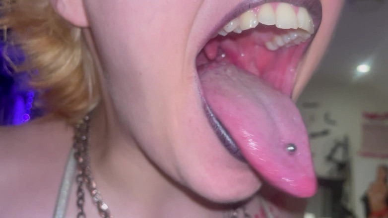 Glitterqueen1999: Gura Tur fată gotică Uvula Amigdalele dinți limba