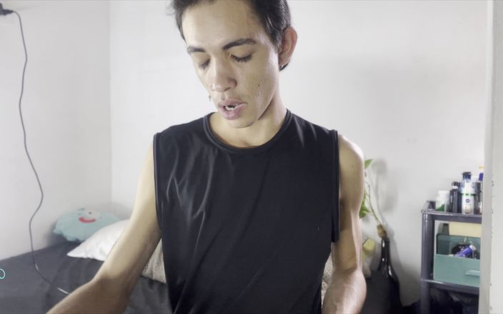 Isak Perverts: Венесуельець з величезним 22-см членом отримує своє молоко своєю тугою іграшкою