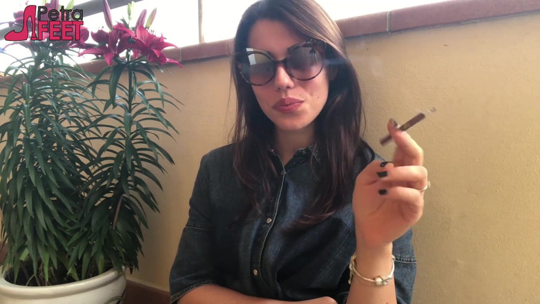 Smokin Fetish: Sie bevorzugt rauchen im freien
