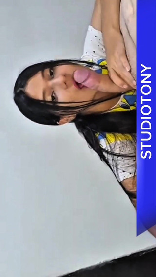 Yulieth Gomez: Tamam ama hemen başlayalım üvey erkek kardeş!