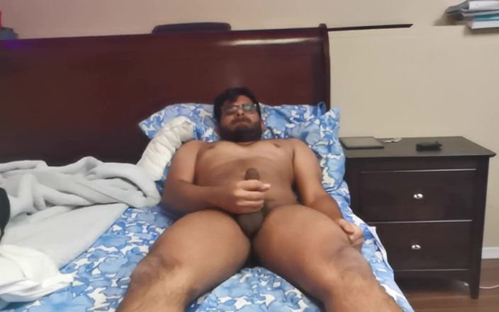 BaljeetNaked: बालों वाली भारतीय हस्तमैथुन कर रही है और मोटी गांड दिखा रही है