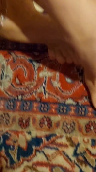 Une femme mature blonde amateur aime l’adoration sexy des pieds