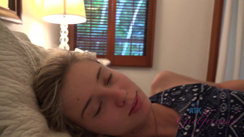 ATK Fans (Girlfriends): Vacanță virtuală Hawaii cu Haley Reed 10/10