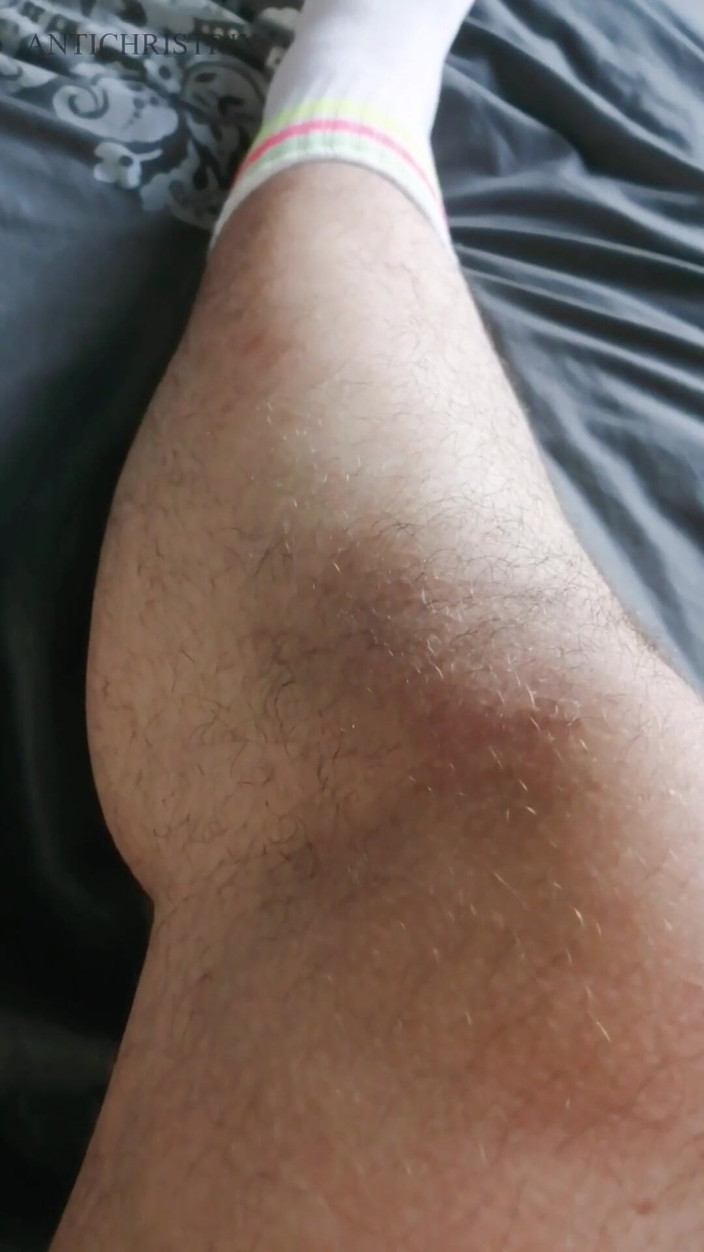 The Antichristrix: 全天然的腿挑逗毛茸茸的和性感的