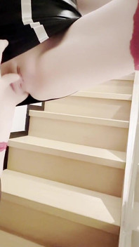 A Sexy Female Secretary with High Heels and Black Stockings Went to Her Boss's House on the Weekend and Was Given a Blowjob
