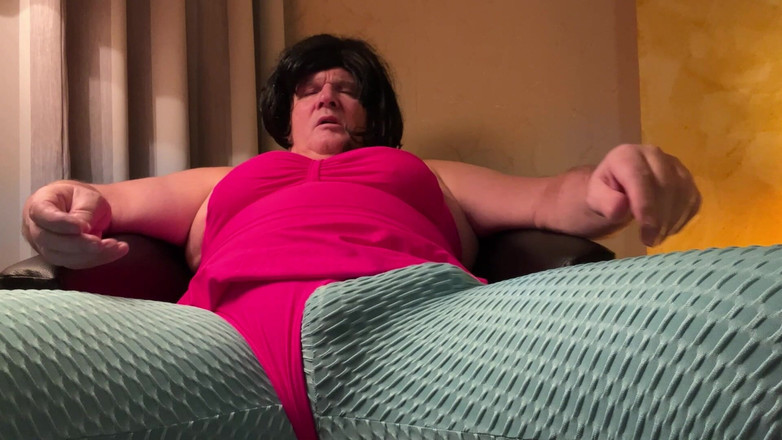 Nylon-Lottchen: Quần legging yoga với váy bơi