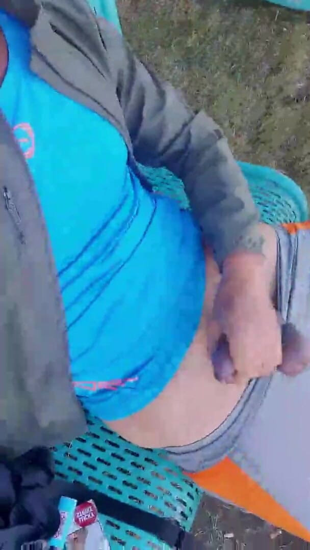 Slutboyben: Slutboyben cam4 trực tiếp triển lãm ngoài trời vui vẻ