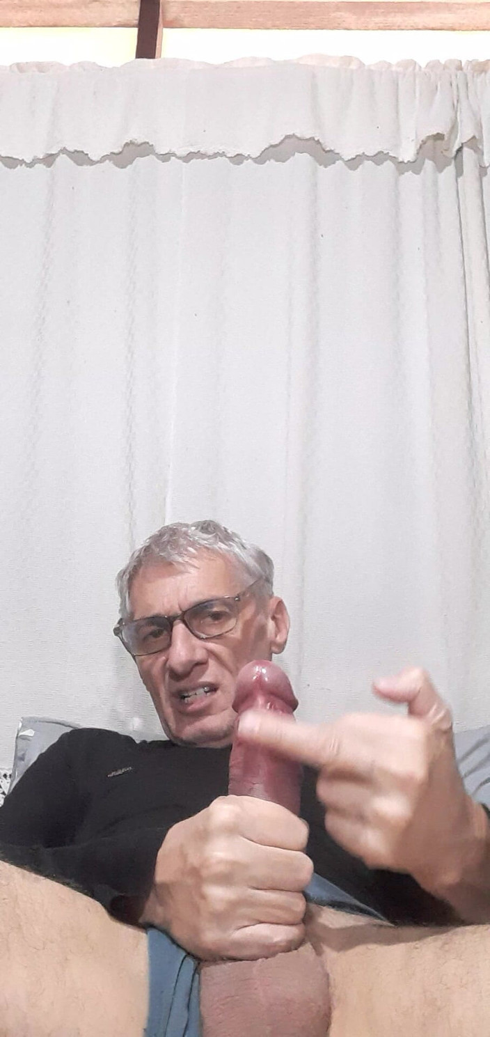 Big uncut hard cock: Grote pik voorhuid masturbatie met vingermonster grote pik voorhuid masturbatie...