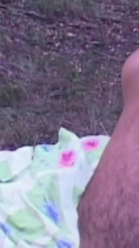 Grande Puta Com Buceta Peluda É Fodida Na Floresta Por 2 Paus