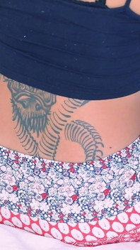 Elevă sexy tatuată futută în poziția misionarului după ore