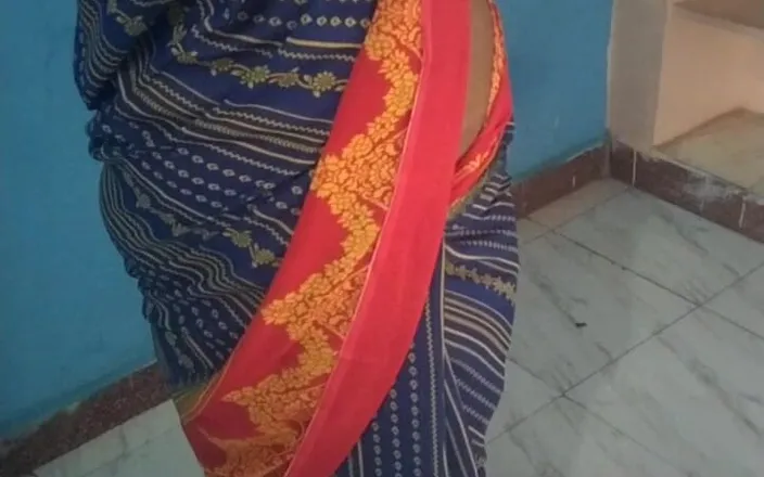 Benita sweety: Dress Washing Saree Wearing Hot Talking Tamil Aunty