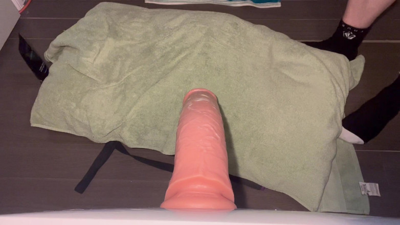 Charlieboy69: Скачи на моем огромном 15-дюймовом королевском члене-дилдо после ношения плага весь день