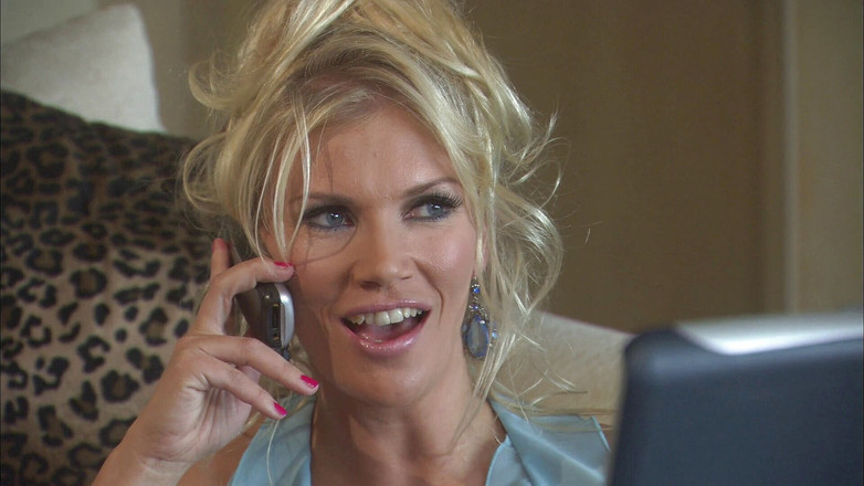 Luxurious sluts: La forma perfecta de pasar unas vacaciones: follando a una...