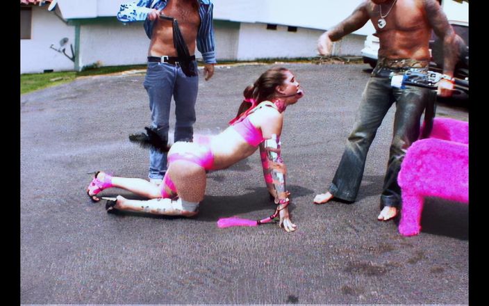 Blitzporn: Samantha Roxx'un tatlı amcığı için üçlü seks oyunları