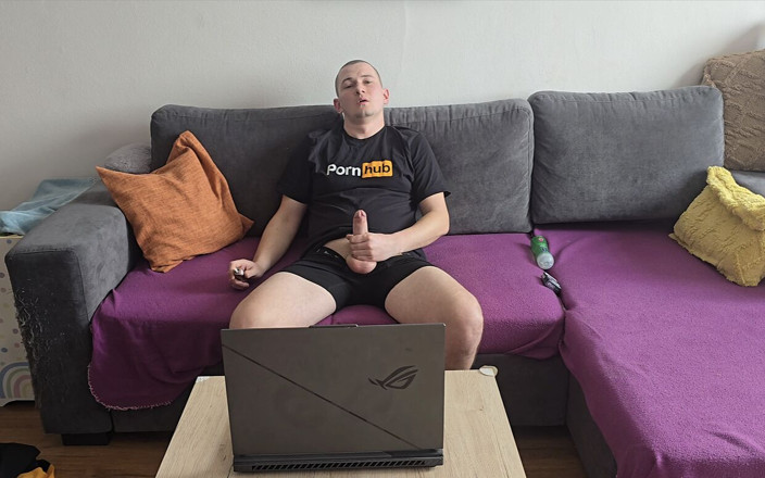 Fap_man93: Ver Porno En Mi Nuevo Atuendo Favorito Me Puso Demasiado...