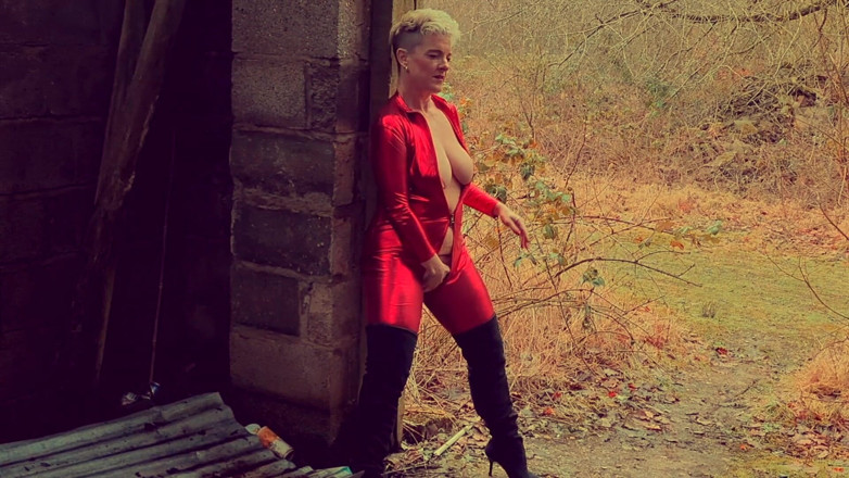 Kylie Britain Adventures: Werde nass mit Kylie