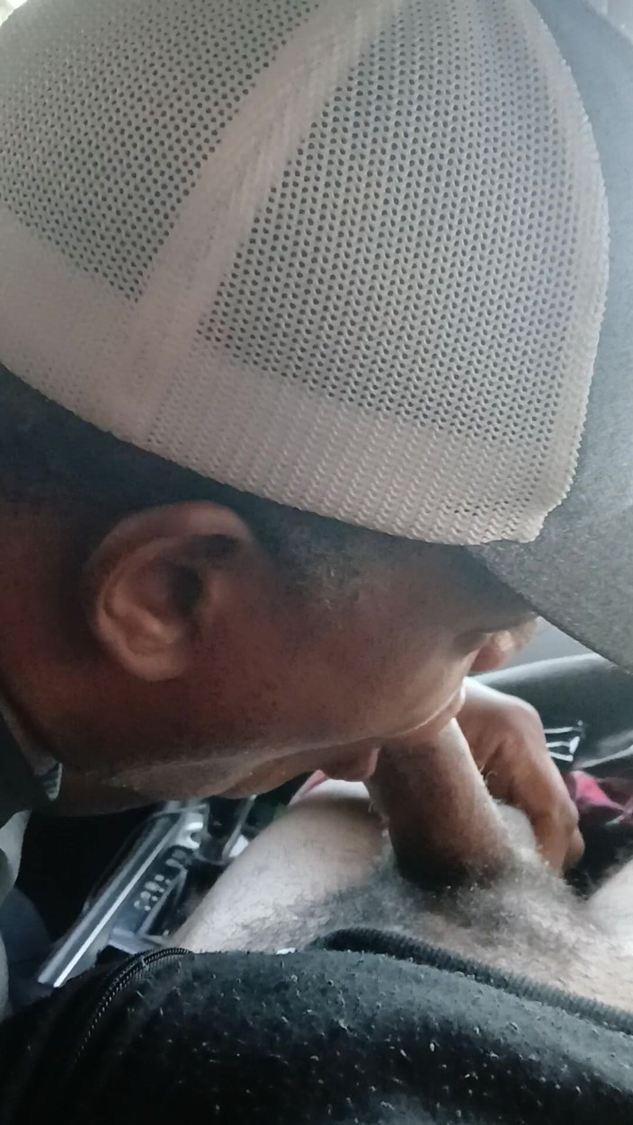 Hood_menace1: Får lite våt slarvig avsugning action